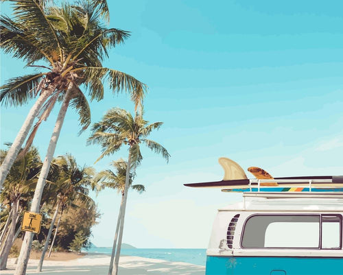 Malen nach Zahlen - Camper mit Surfbrett am tropischen Strand